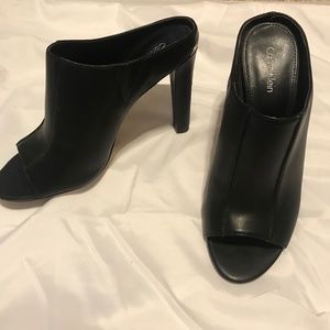 Calvin Klein black 3" high heel W5